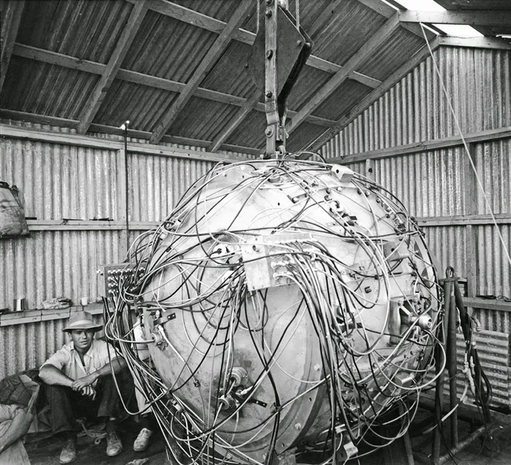 The Gadget | The World's First Atomic Bomb |  Los Alamos National Laboratory | 1945