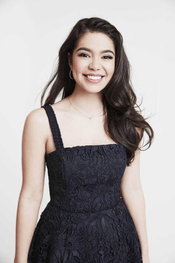 Auli'i Cravalho Tits