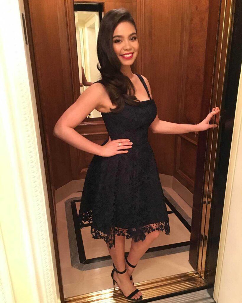 Auli'i Cravalho Tits