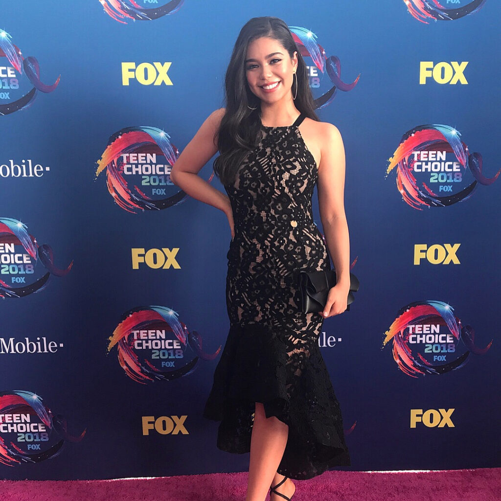 Auli'i Cravalho Body