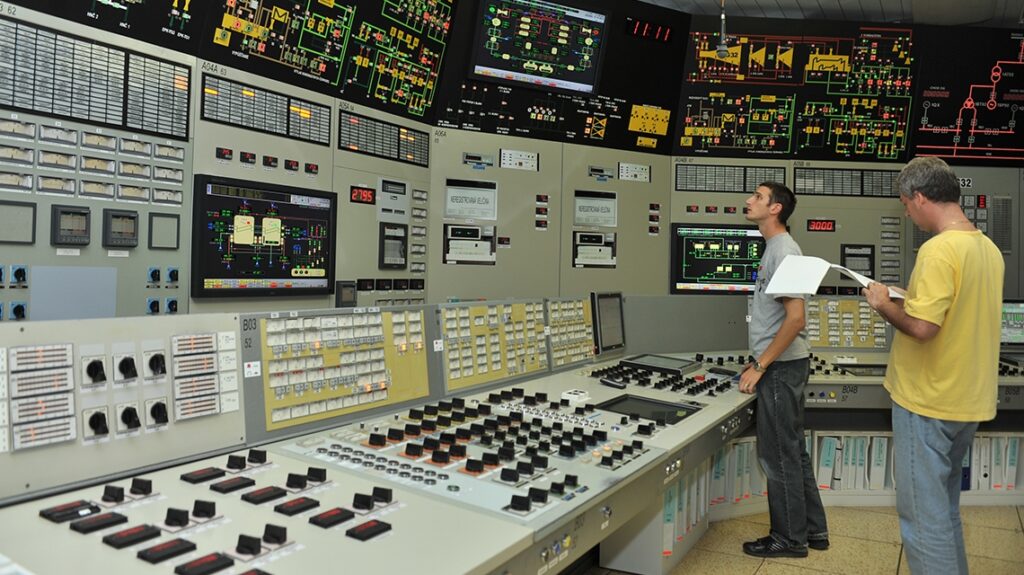 controlroom59711140x640