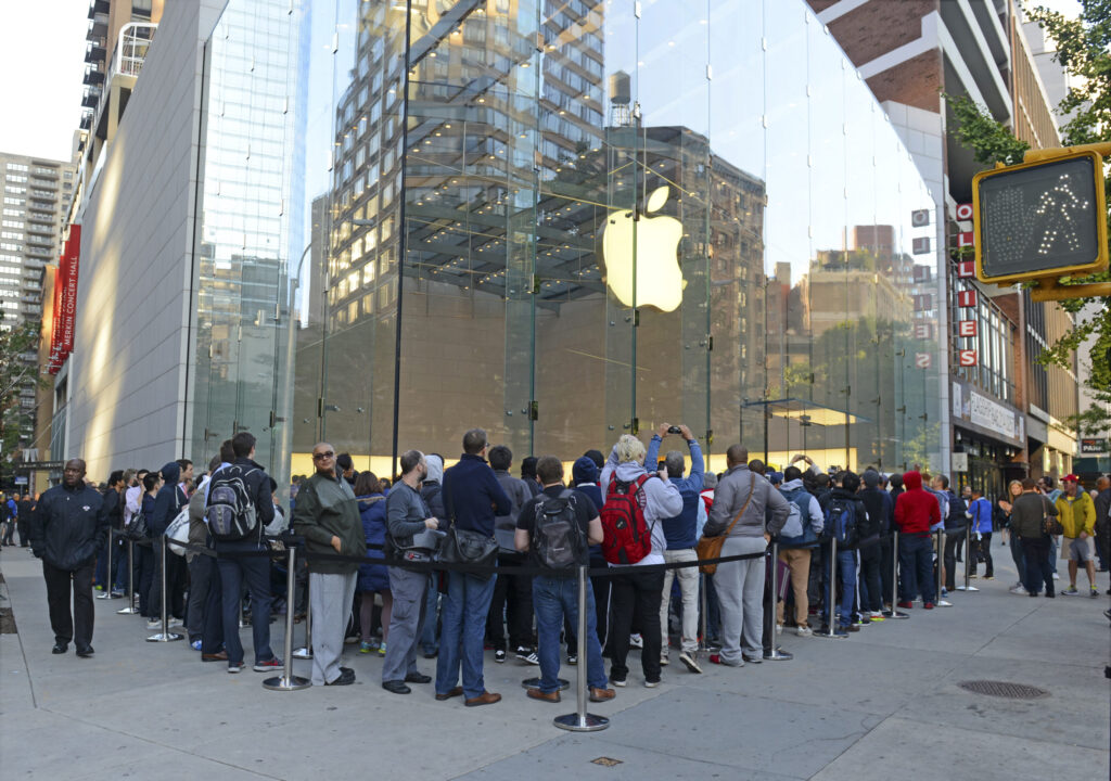 standing in line at apple scaled 1